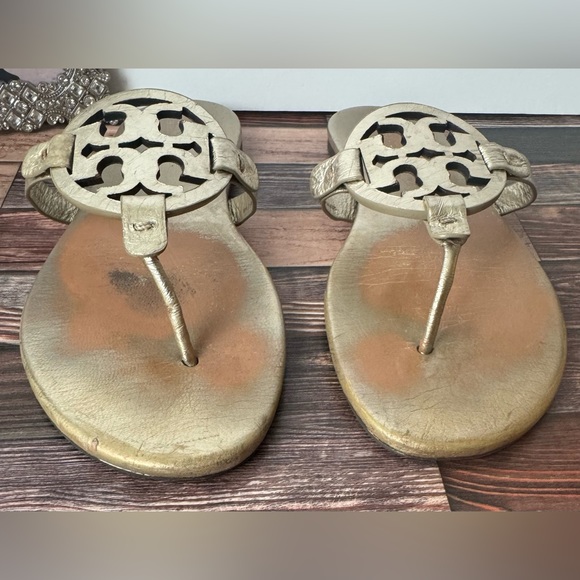 Tory Burch Miller Leather Thong Sandals Gold 10M - Picture 3 of 10